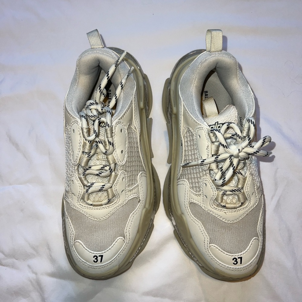 BALENCIAGA WOMEN'S TRIPLE S CLEAR SOLE SNEAKER IN BEIGE